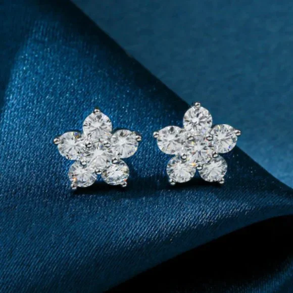 Moissanite Diamond 5 Petal Flower Gold Stud Earring NWOT - Picture 4 of 4